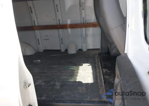 2019 Chevrolet Express 2500 Work Van z USA, uszkodzony, nr VIN 1GCWGAFP3K1280381